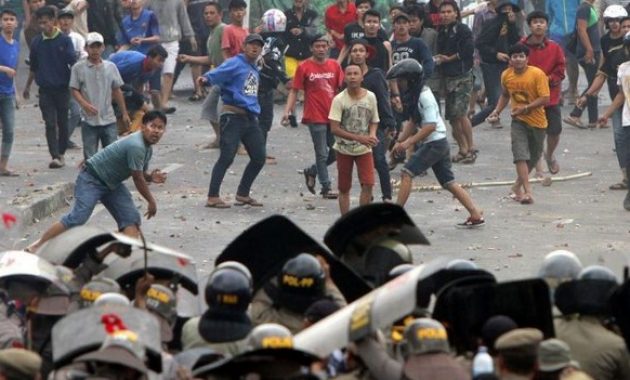 √ Konflik Sosial : Pengertian, Faktor, Dampak dan Jenis Terlengkap
