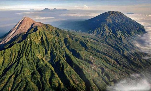 √ Gunung : Pengertian, Manfaat, Jenis dan Contoh Terbentuknya Terlengkap
