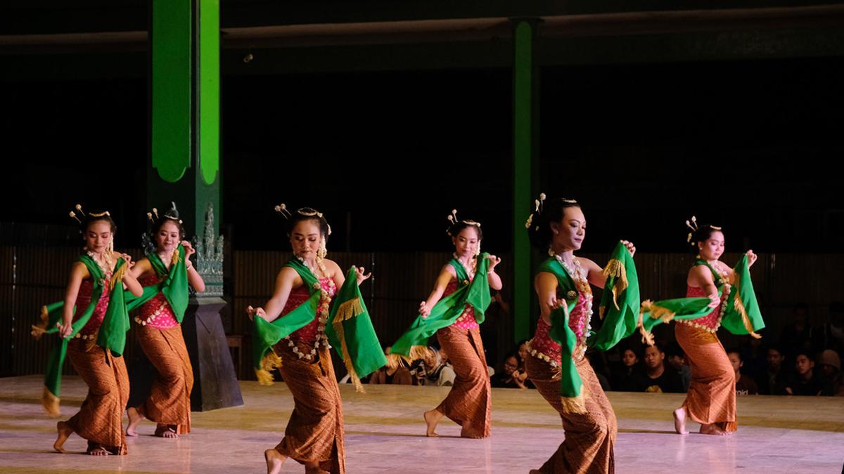 Tari Tradisional : Pengertian, Ciri, Fungsi, Jenis & Contohnya